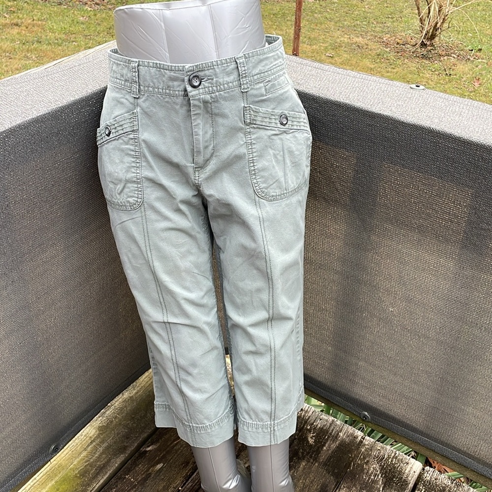 Docker's Mid Rise Curvy Capri